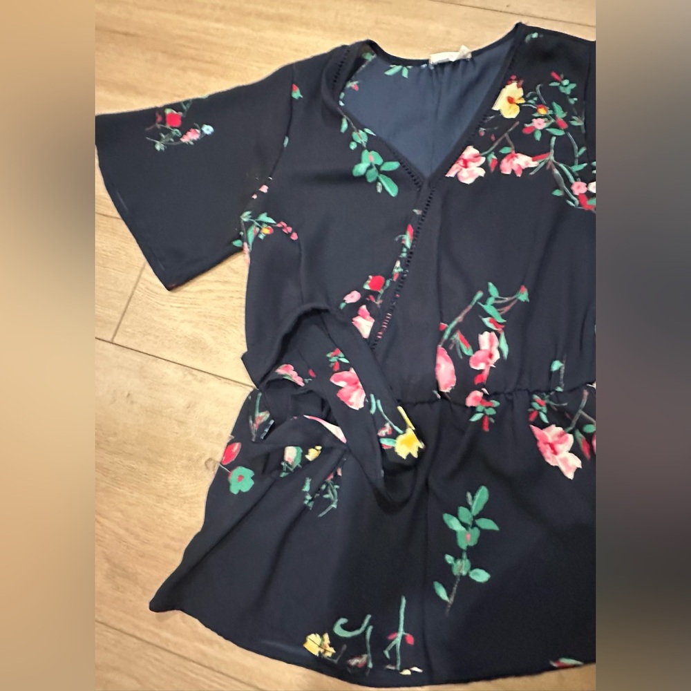 Wrap tie kimono style shirt/light material/floral blouse/ camisole floral